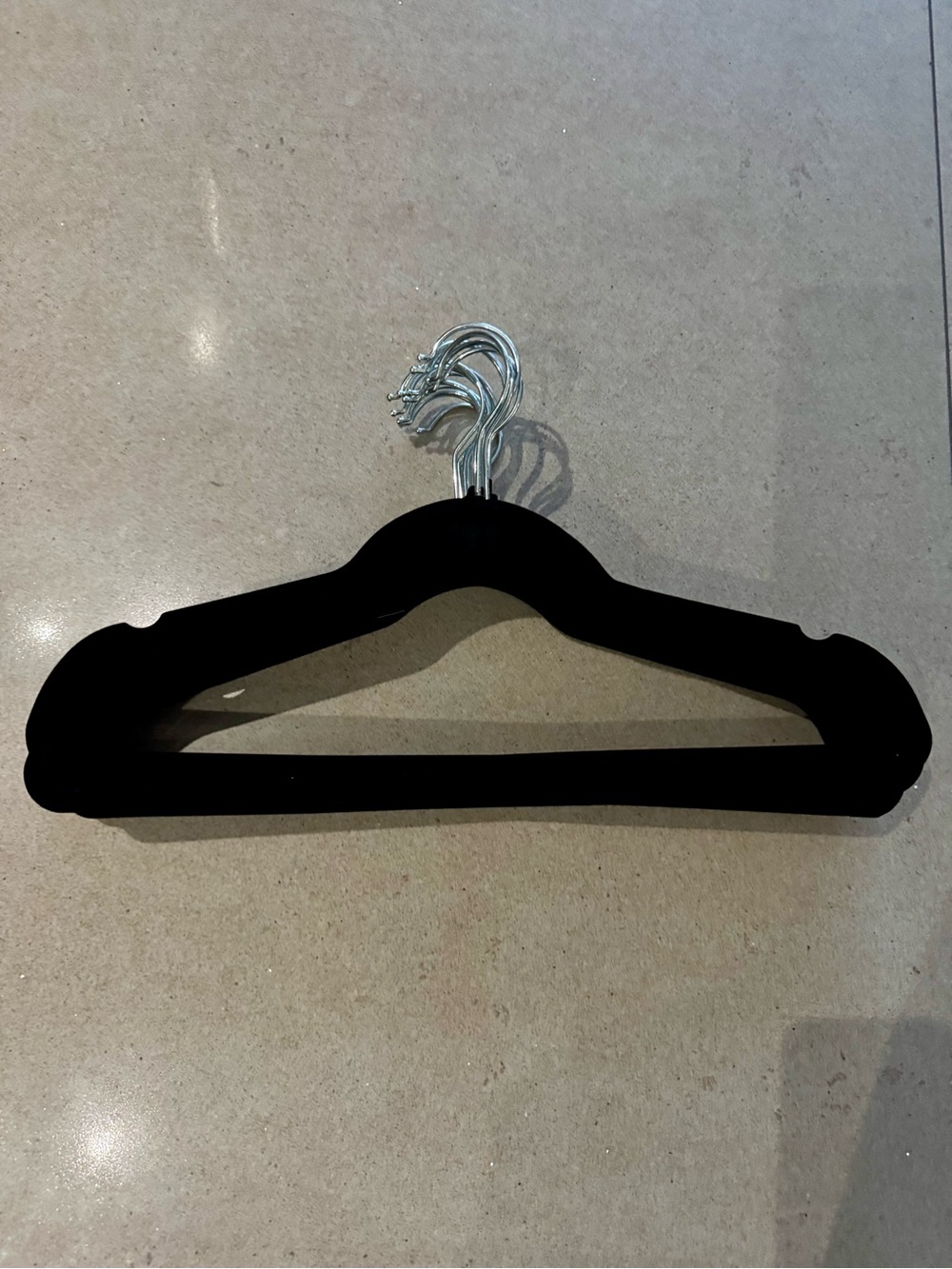 Velvet Non-Slip Clothes Hangers - Black (Set 15)